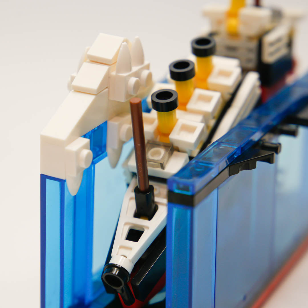 Titanic Break-in-half Building Blocks Toy Set