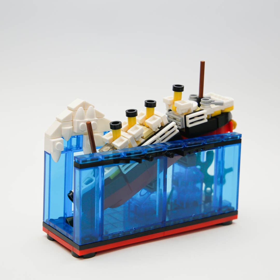 Titanic Break-in-half Building Blocks Toy Set